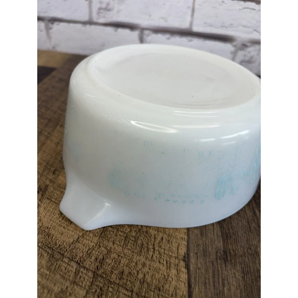Pyrex Amish Butterprint Casserole with Lid 472 Vintage